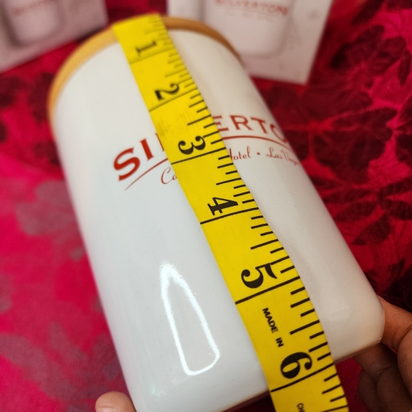 Silverton Holiday Ceramic Canister Set. NIB. - Picture 6 of 7